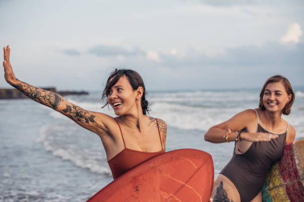 istock Females surfers 939572052