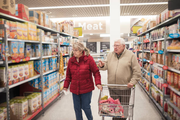 istock Shopping for Groceries 939594344