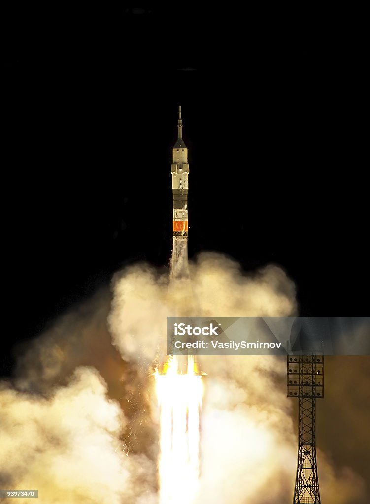 Rocket inizio - Foto stock royalty-free di Missile - Razzo spaziale