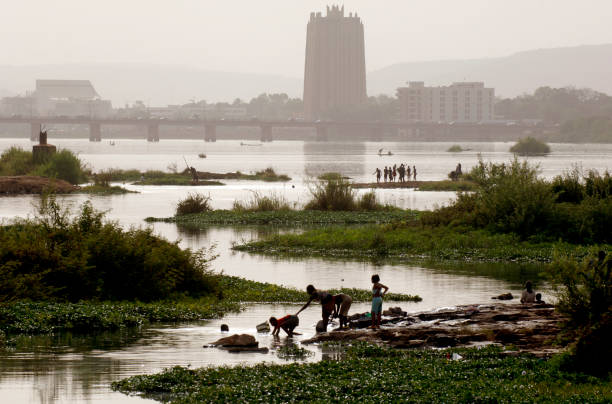 bamako - niger river 뉴스 사진 이미지