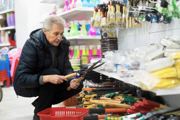 istock Man at supermarket 939834358