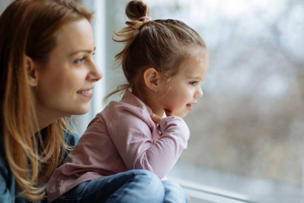 istock Watching the neighbourhood 939890182