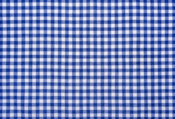 küchentuch kariert. - blue gingham stock-fotos und bilder