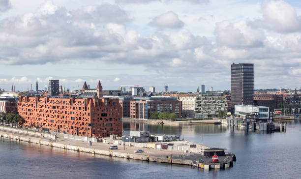 istock Nice view of the city port 940031282
