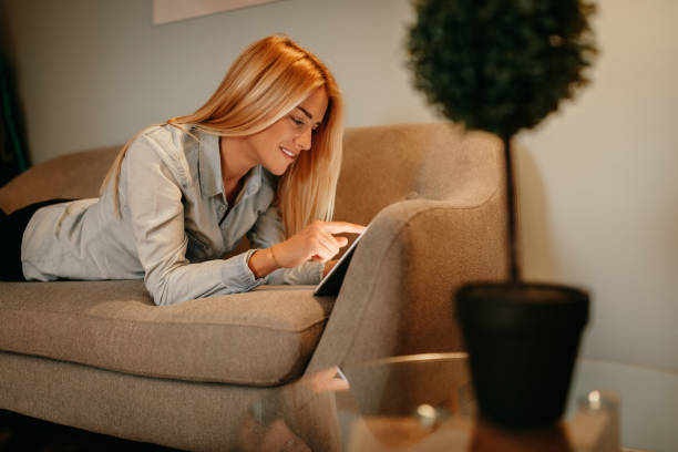 istock Catching up on social media 940094470