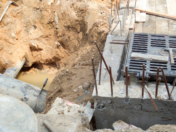 istock dig dirt to underground pipes repair or replacement 940157122