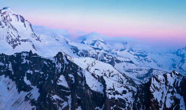 istock Gan Paradiso National Park, mountain peaks 940157716
