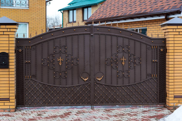 istock Beautiful gate near the house 940166408
