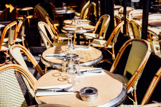 istock Restaurant with tables in Paris, France 940186312