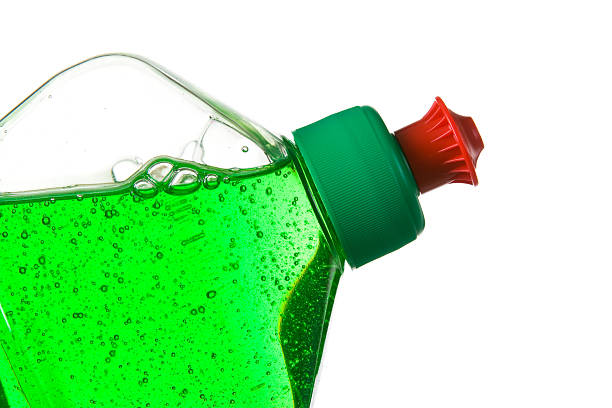 sacche d'aria nel liquido verde - chemical merchandise cleaning product domestic life foto e immagini stock