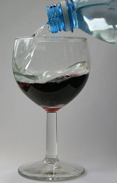 Água em vinho - foto de acervo