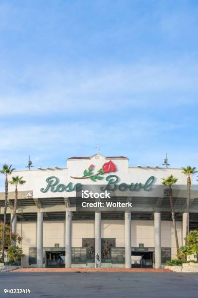 The Rose Bowl Stadium Exterior And Logo Stock Photo - Download Image Now - Agricultural Field, American Football - Ball, American Football - Sport