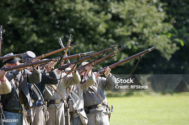 Feuer Zu Werden Stockfoto und mehr Bilder von Schusswaffe - Schusswaffe, Unterrichten, Abfeuern