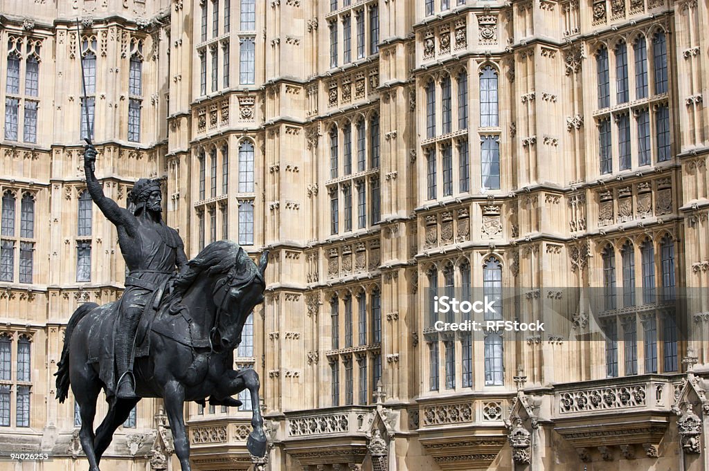 Richard I Statua equestre al di fuori del Parlamento, Londra - Foto stock royalty-free di Corona reale