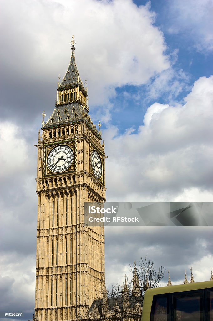 Entraîneur et passez Big Ben - Photo de Altostratus libre de droits