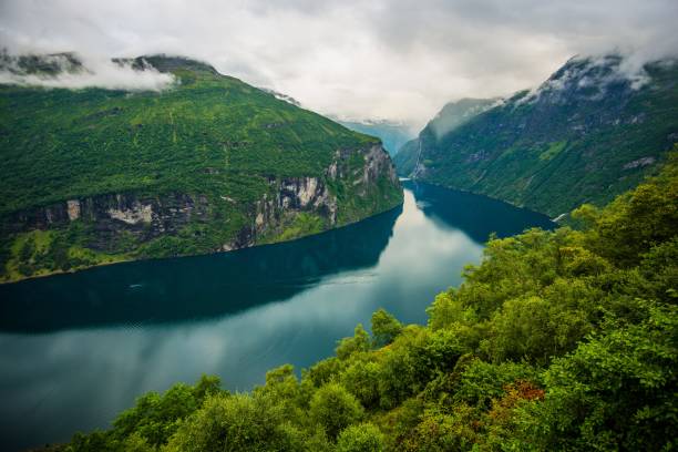 istock Scenic Norwegian Fjords 940295078