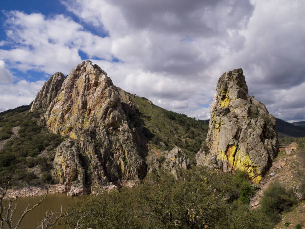 salto do cigano, rio tejo, o parque nacional de monfrague, cáceres, espanha. - salta province - fotografias e filmes do acervo