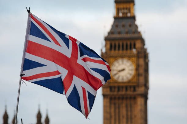 london big ben westminster - british flag imagens e fotografias de stock