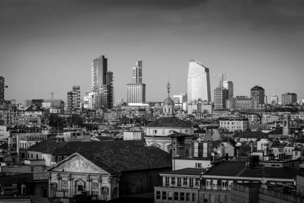 Milan cityscape - black and white image Milan cityscape - black and white image публічна кадастрова карта україни stock pictures, royalty-free photos & images