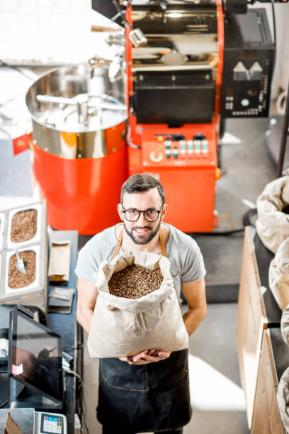 istock Sales person in the coffee store 940454474