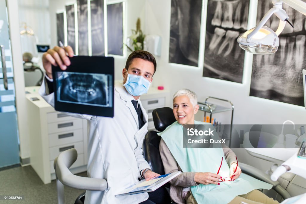 Dentista trabajo - Foto de stock de Dentista libre de derechos