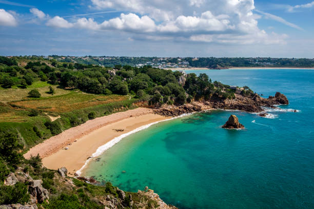 playa de beauport, st aubin, jersey, channel islands - jersey fotografías e imágenes de stock