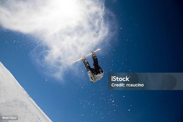 Photo libre de droit de Snowboard banque d'images et plus d'images libres de droit de Bizarre - Bizarre, Hiver, Snowboard
