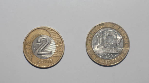 французские монеты крупным планом - france currency macro french coin стоковые фото и изображения