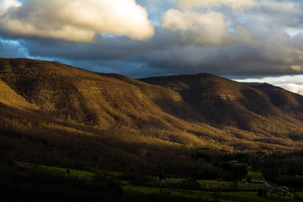istock James Walker Robinson Scenic Overlook 940767988