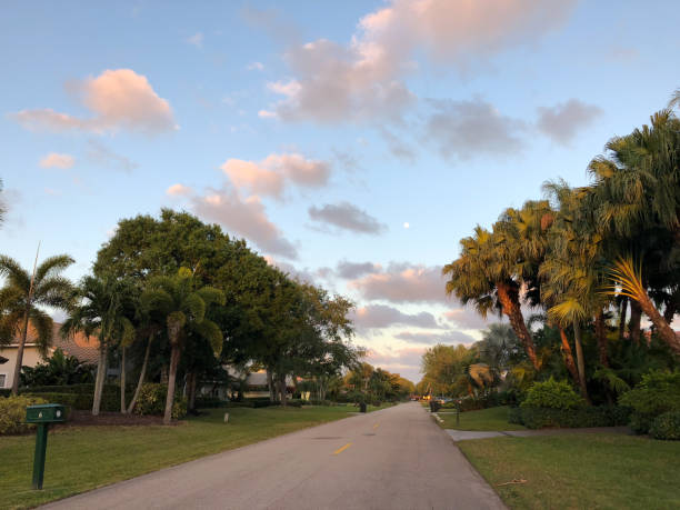 istock sunset in the neighborhood 940817650