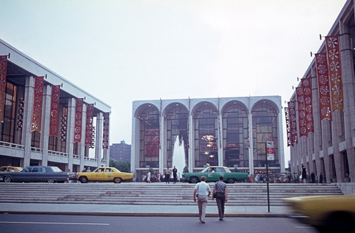New York City, NYS, USA, 1968. The Metropolitan Opera in New York. In addition: Passers-by, traffic and cars.