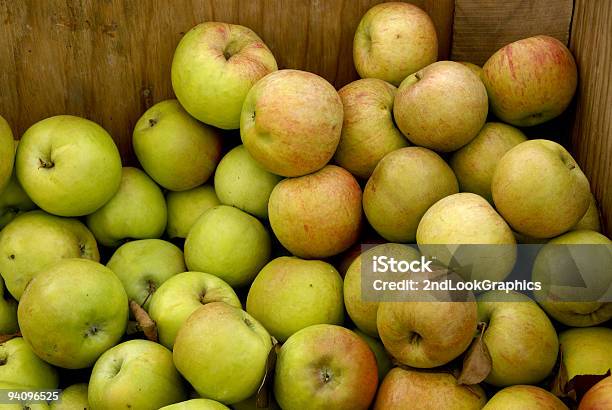 Bin Der Crispin Äpfel Stockfoto und mehr Bilder von Apfel - Apfel, Bundesstaat New York, Texturiert
