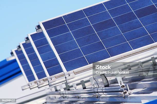 Solar - Fotografias de stock e mais imagens de Azul - Azul, Calor, Central de Energia Solar