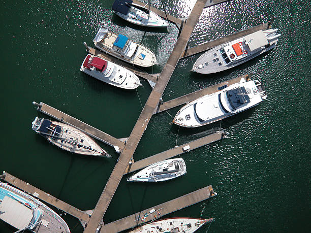 Veduta aerea di barche a marina - foto stock