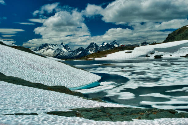 istock Helihiking in British Columbia 941012240