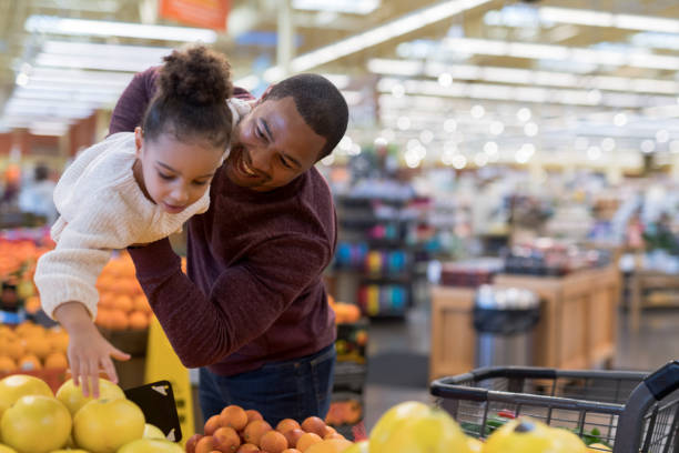 istock Family Outing to the Grocery Store 941055718