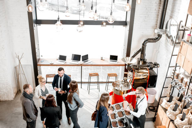 istock Business people in the cafe 941071152