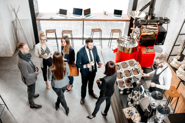 istock Business people in the cafe 941071268