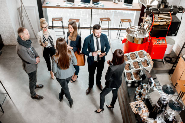 istock Business people in the cafe 941071314