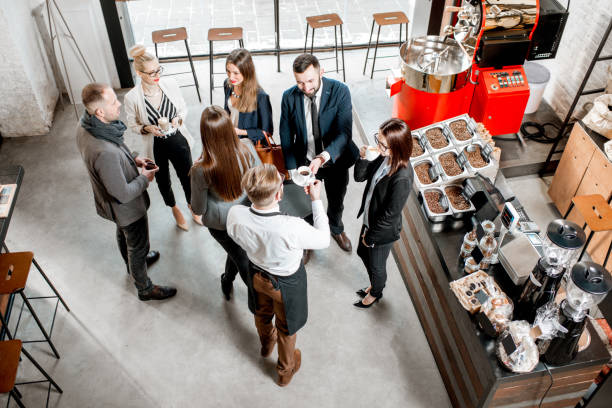 istock Business people in the cafe 941071368