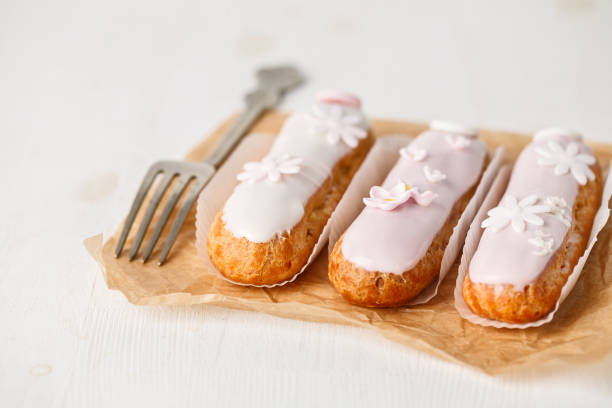 istock Traditional french eclairs 941076292