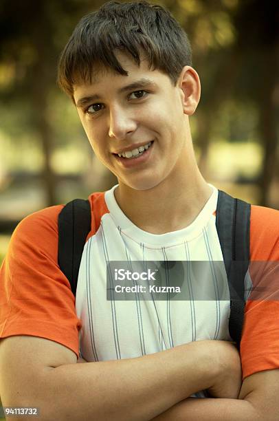 Vuelta A La Escuela Foto de stock y más banco de imágenes de Adolescente - Adolescente, Adulto, Aire libre