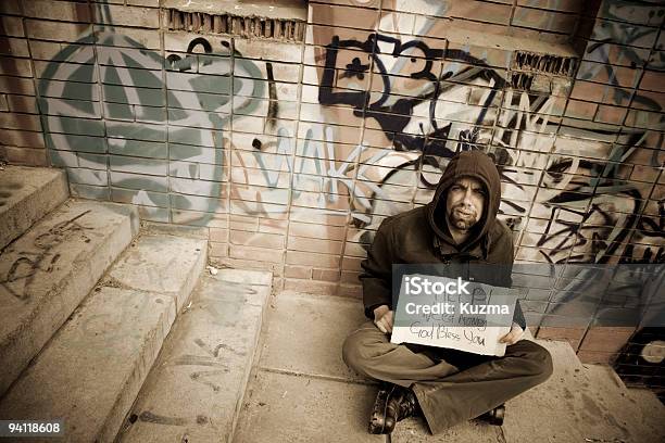 Hombre Hobo Foto de stock y más banco de imágenes de Adulto - Adulto, Aire libre, Barba - Pelo facial