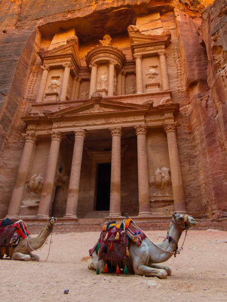istock The Treasury (Kasneh) - Petra, Jordan 941254650
