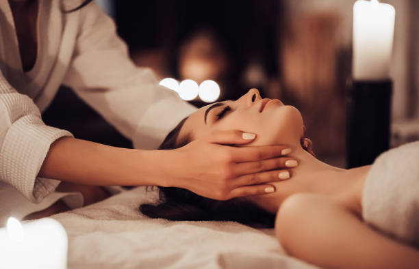 istock Woman in spa salon 941310396