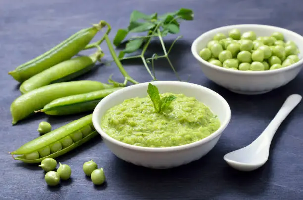 Green pea puree. Fresh green peas. Vegetarian food