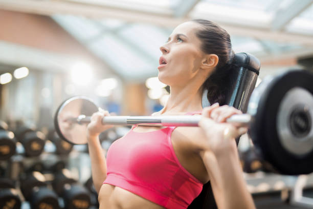 istock Girl training in gym 941410934