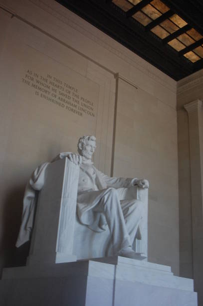 istock Lincoln memorial from the ground 941411040