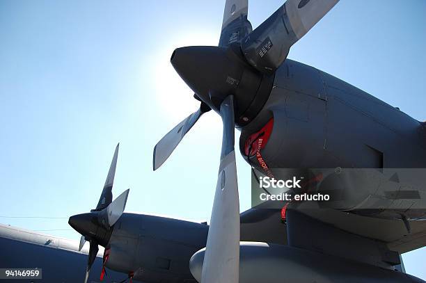 Hercules Foto de stock y más banco de imágenes de Avión - Avión, Ejército, Transporte de carga