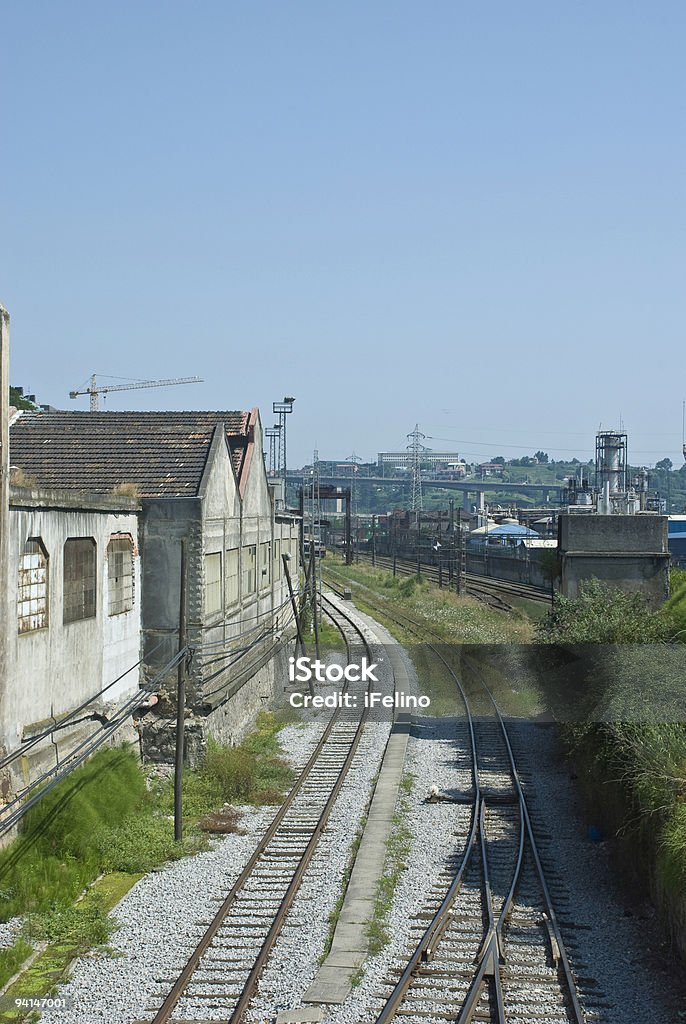 Ferrocarril en zona industrial - Foto de stock de Almacén libre de derechos